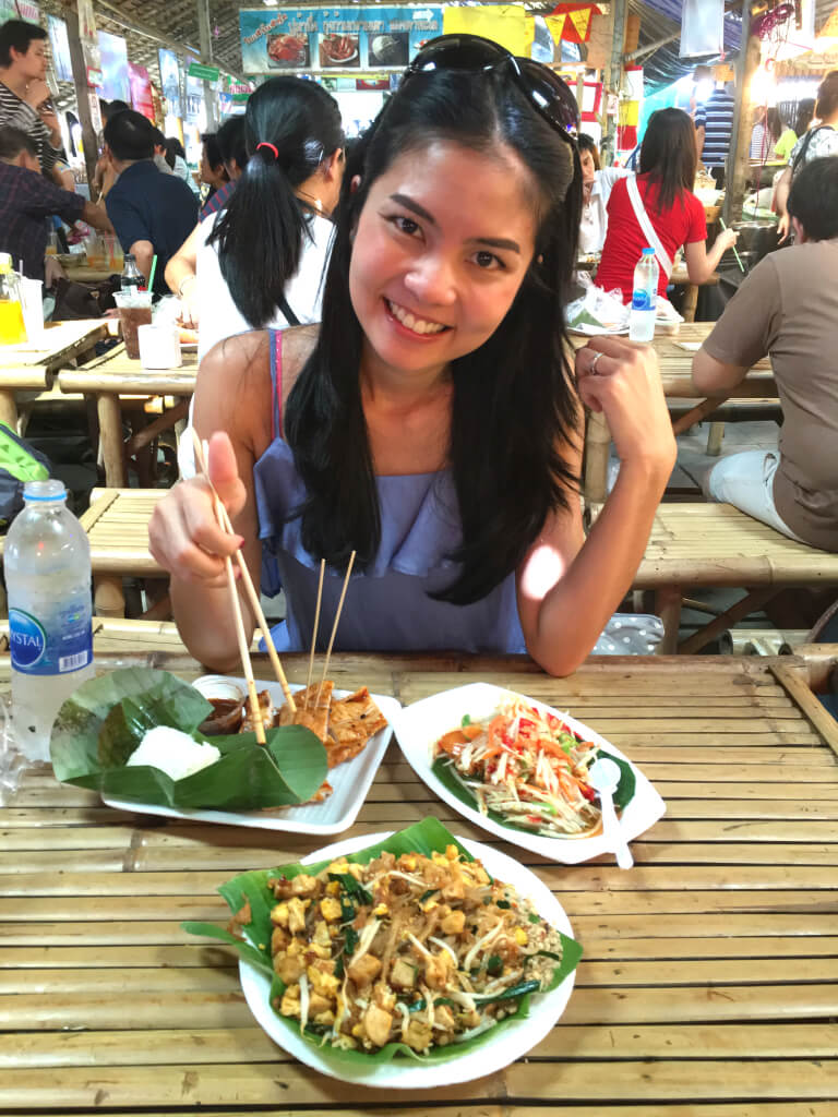 I decided to go for grilled chicken, Som Tam (Spicy Papaya Salad), and Pad Thai. 