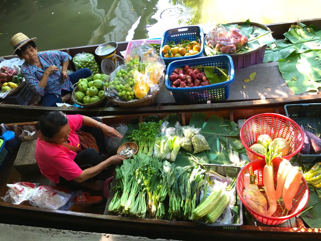 Before going home, I bought some vegetable and fruit from these two lovely ladies. 